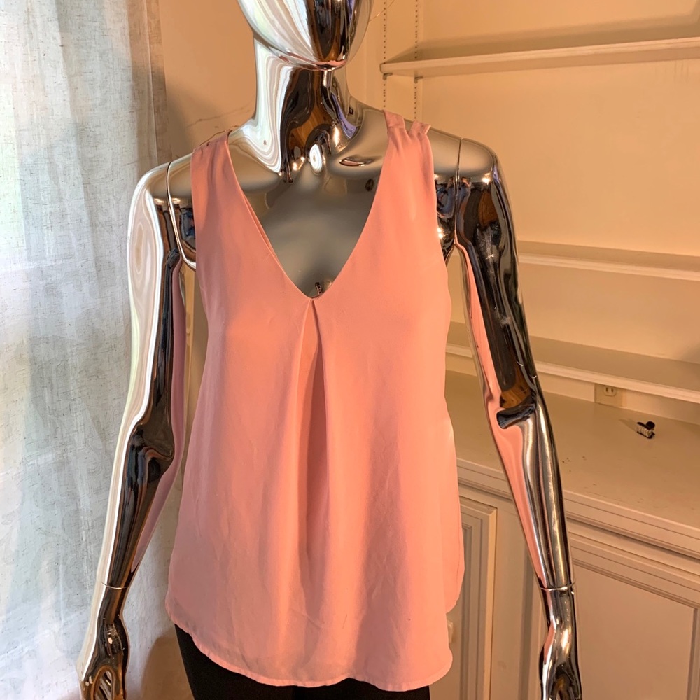 Light pink sleeveless top